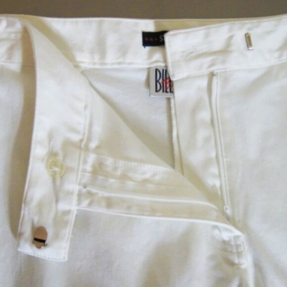BILL BLASS Jeanwear-Women 12P White Capris No Pockets Zipper Closure-Spandex NEW - Picture 2 of 9